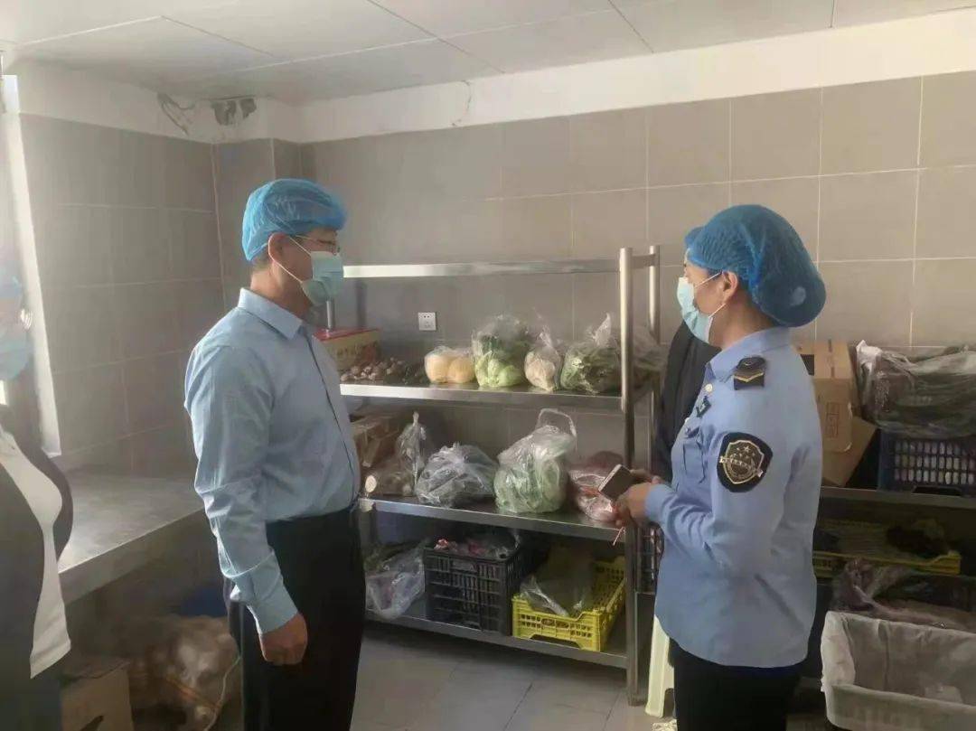 省市场监必威 betway必威督管理局来延督导秋季开学校园食品安全工作(图1)