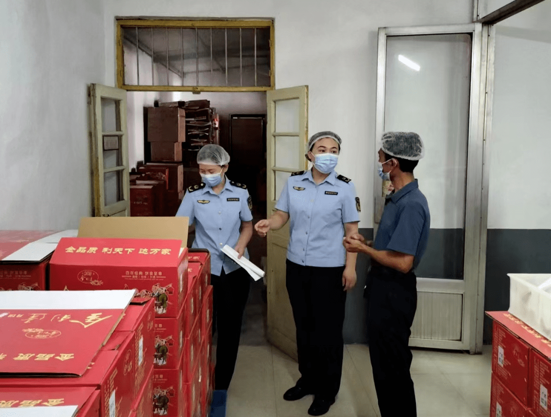 莒南县市场监管局开展月饼等必威 betway必威节令性食品专项检查(图2)