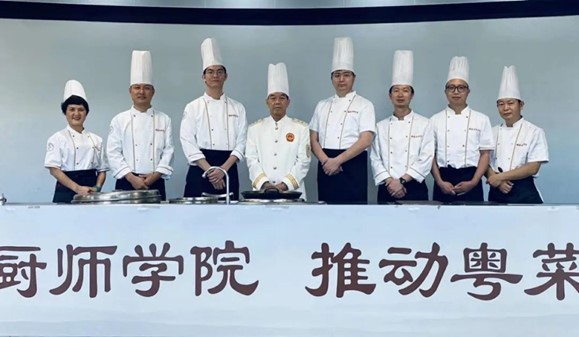 粤菜教头黎永泰：深耕讲台36年桃李满天下必威 betway必威(图4)