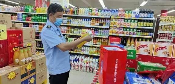 高密市各市场监管所开展中秋节前食品安全专项检查必威 betway必威(图1)