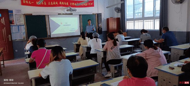 必威 必威betway食堂安全我先行 共创“平安法治星”——水屯镇食药监所举办学校食堂食品安全管理人员培训会(图2)