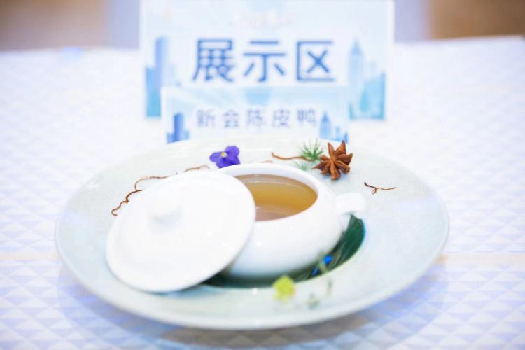“龙岗星厨”星级酒店粤菜师傅厨艺大必威 betway必威赛个人赛开启(图2)