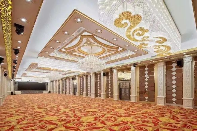 必威 betway必威28折打卡天平架「南洋長勝酒店」星级粤菜！168元开吃：盐焗鸡捞花胶、蜜汁叉烧、古法鱼片9道招牌菜！(图4)