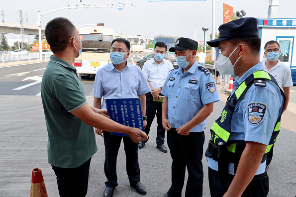 王玉东调研我县食品安全、疫情防控、安全必威 betway必威生产工作(图3)