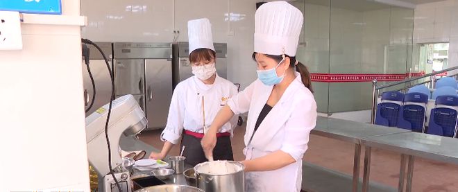 “粤菜师傅”“广东技工”“南粤家政” 梅州：深入必威 必威betway实施“三项工程” 稳就业保民生促发展(图12)