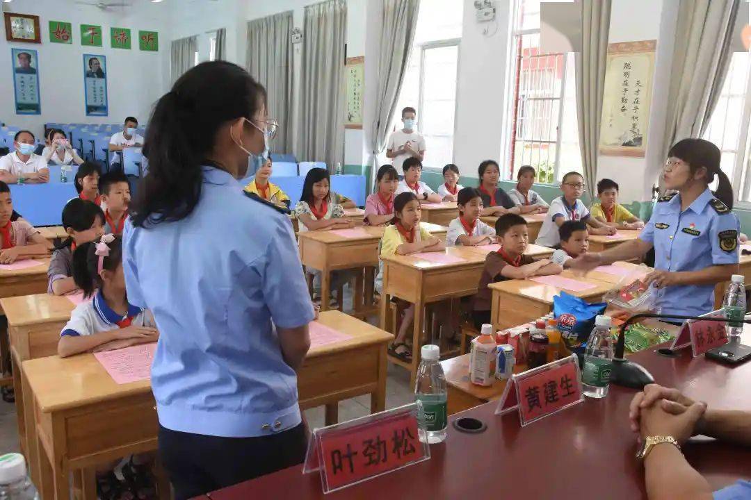 科普食品安全知识护航学生健康成长—平和县食品安全进校园活动正式启动必威 必威betway(图3)