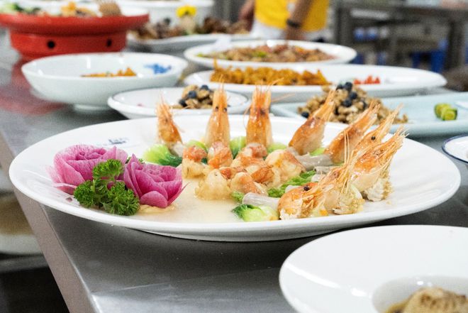 必威 betway必威顺德76名粤菜师傅现场PK争当“粤菜工匠”！烹饪作品德玛仕带你抢先看！(图4)