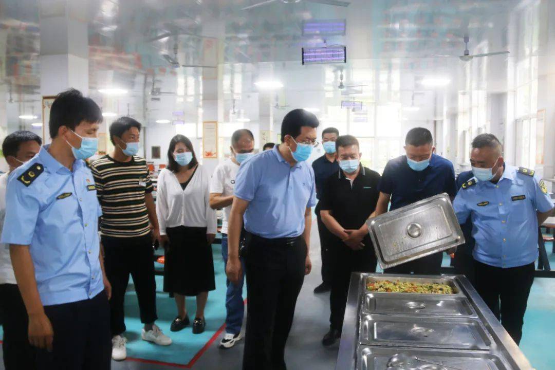 市教育局开展校园食品安全专必威 betway必威项检查(图2)