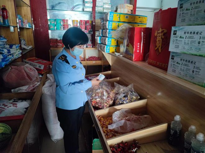 必威 betway必威【食品安全】和静县市场监督管理局开展散装食品专项检查(图1)