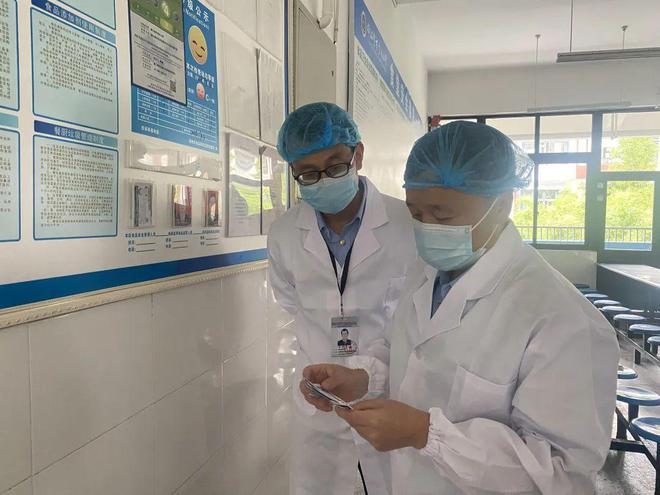 必威 betway必威筑牢学校食品安全防线都江堰在行动！(图2)
