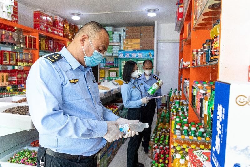 必威 必威betway精河县：开展市场监督专项检查 筑牢食品“安全防线”(图1)
