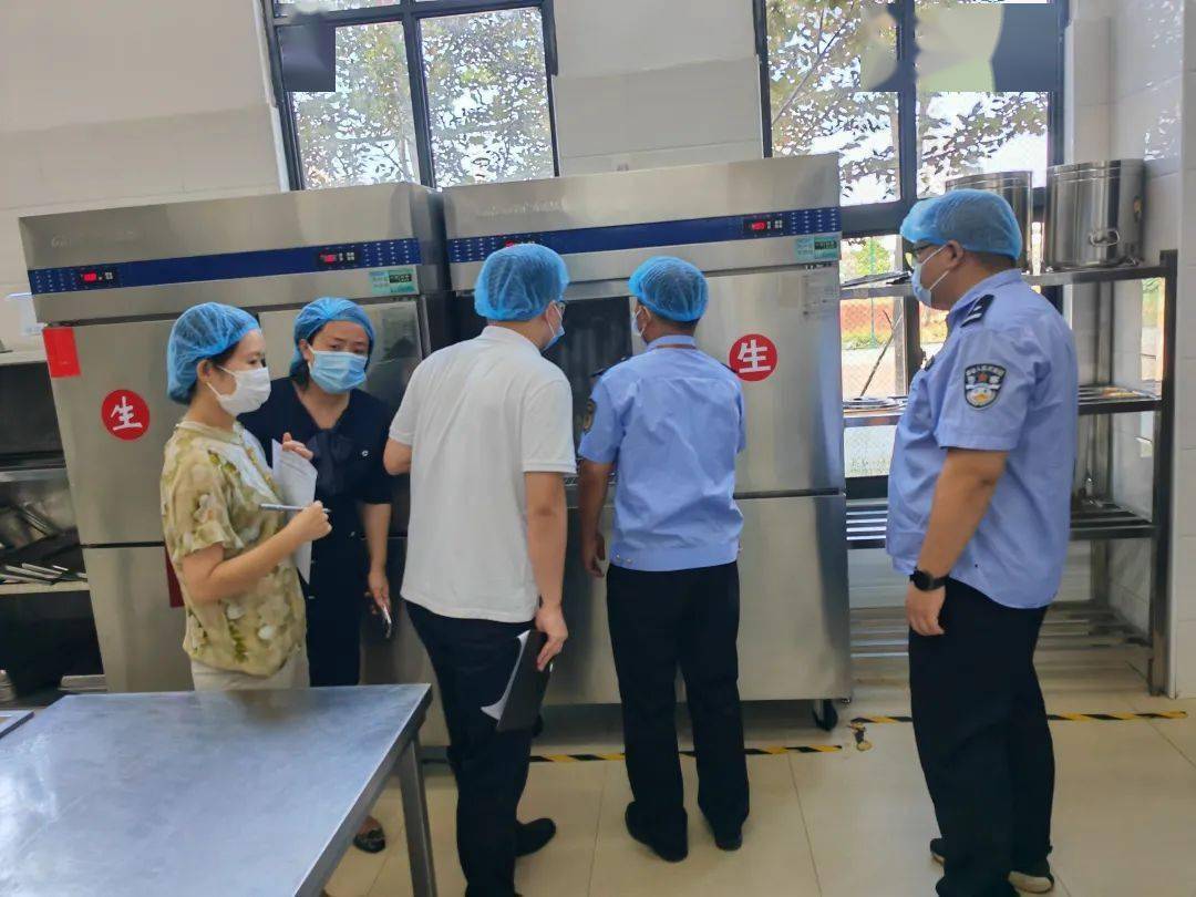 开展食品安全排查护航学生“舌必威 betway必威尖上的安全”(图4)