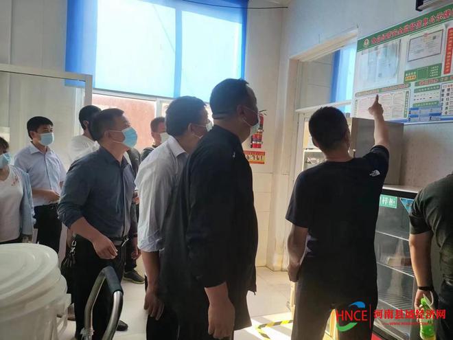 永城市芒山市场监管所开展学校食堂管理观摩学习活动必威 必威betway(图1)
