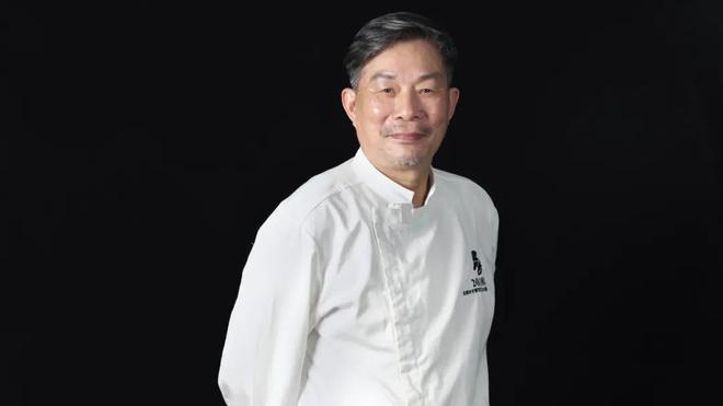 必威 必威betway48岁入行63岁夺冠69岁再出发！何竟迅：烹饪无止境(图1)