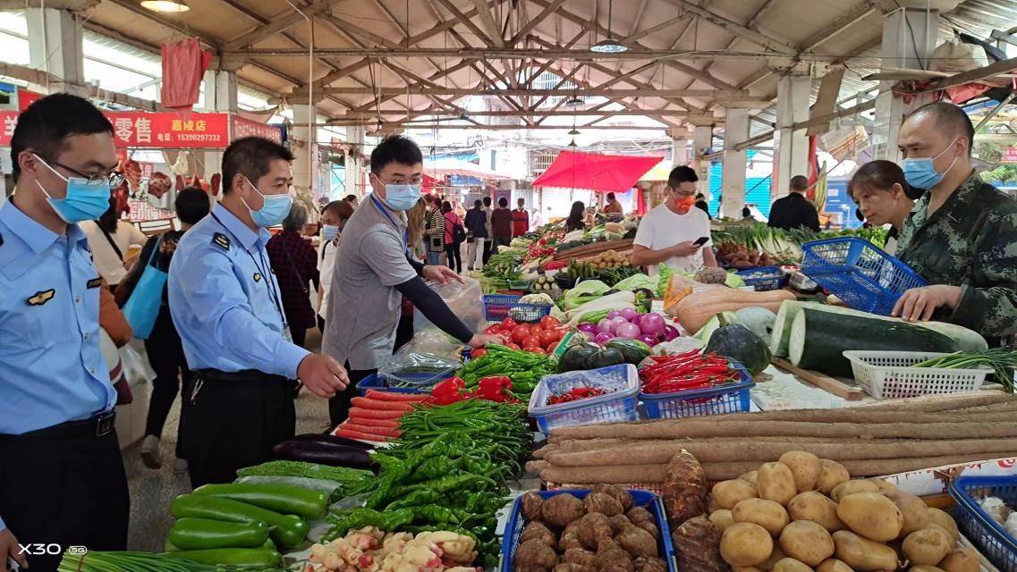 嘉陵区市场必威 必威betway监管局开展国庆节前食品安全专项监督抽检(图2)