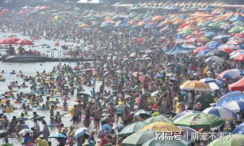 青岛特色美食受到不少人的追捧却被有人吐槽是“垃圾”食品必威 必威betway(图1)