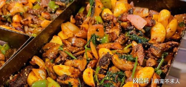 青岛特色美食受到不少人的追捧却被有人吐槽是“垃圾”食品必威 必威betway(图5)