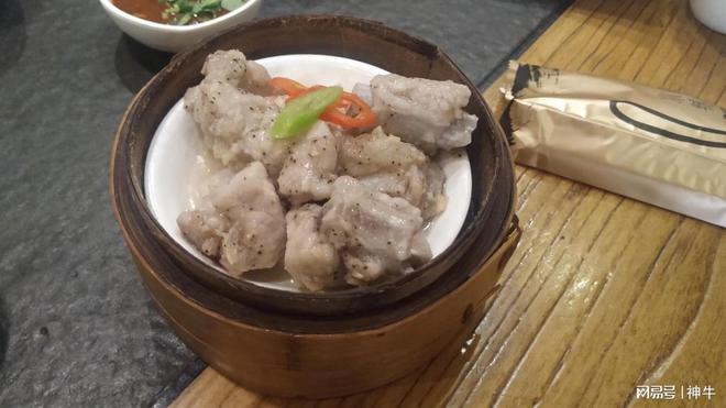 4个东北大姐去广州人均150吃顿早茶却直呼：这趟没白来必威 betway必威(图1)