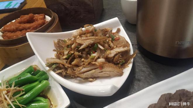 4个东北大姐去广州人均150吃顿早茶却直呼：这趟没白来必威 betway必威(图5)