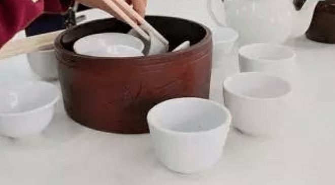 在饭店不烫碗广东人根本吃不必威 必威betway下饭(图5)