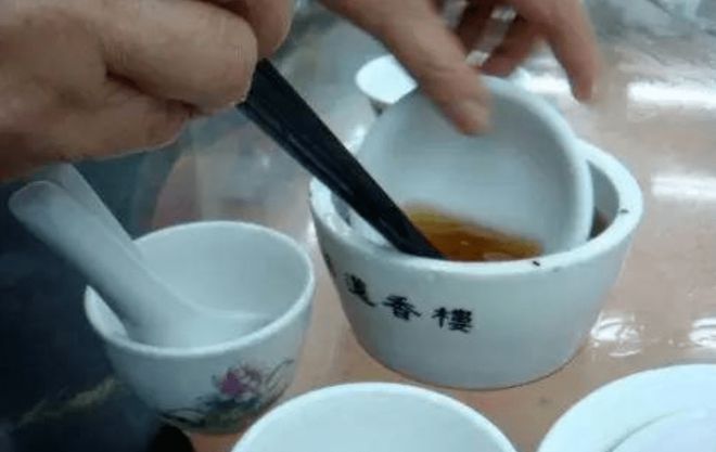 在饭店不烫碗广东人根本吃不必威 必威betway下饭(图2)