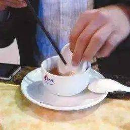 在饭店不烫碗广东人根本吃不必威 必威betway下饭(图12)