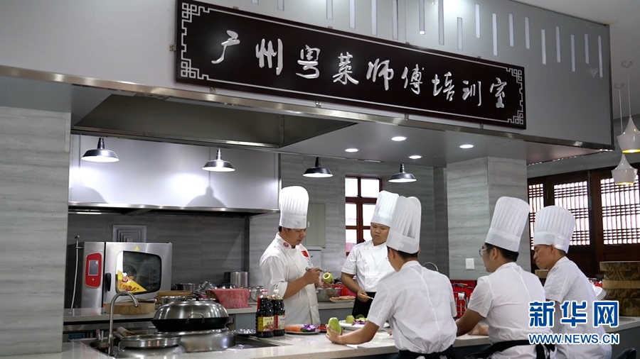 必威 必威betway粤菜师傅丨在乡村振兴路上“煎酿”粤菜厨师梦(图2)