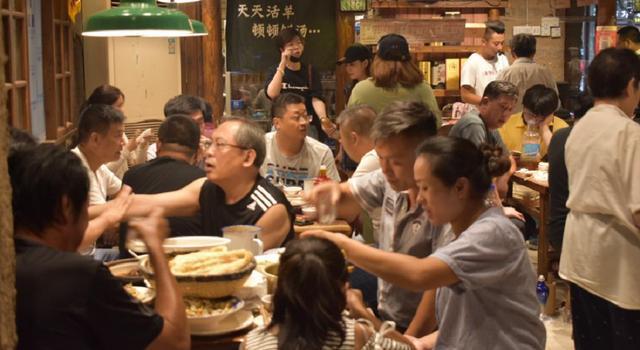 广东粤菜馆利用“必威 必威betway吃饭不要钱”一年盈利170万这思路没毛病(图2)