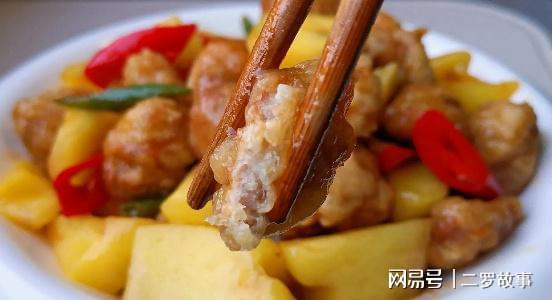 必威 betway必威饭店的菠萝咕咾肉为啥好吃？原来做法这么简单挑食的孩子抢着吃(图1)