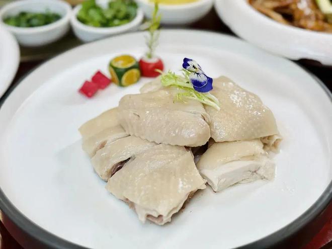 「渔民新村」10月31折开饭！人均40+开吃：文昌鸡+牛小排+红星斑5道招牌菜！周末可用12店通用！必威 必威betway(图3)