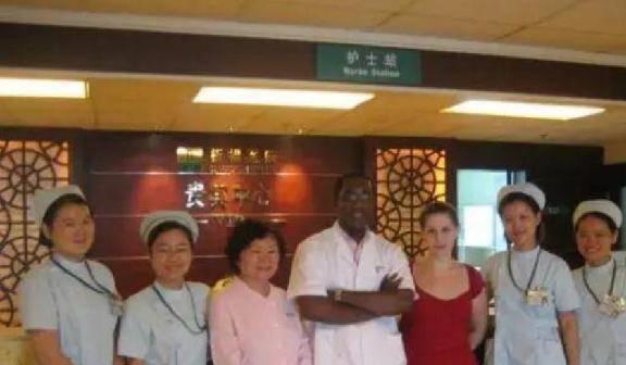 英国华人妈妈：倘若中国经济是全球第一全家都会改回中国国籍必威 betway必威(图1)
