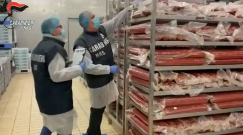 【意·检查】全意食品大检查：扣14吨食必威 必威betway品关停23家企业罚36万欧!(图1)