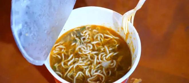 必威 betway必威中国人口中的“垃圾食品” 竟是非洲“奢侈品” 还成身份象征!(图2)