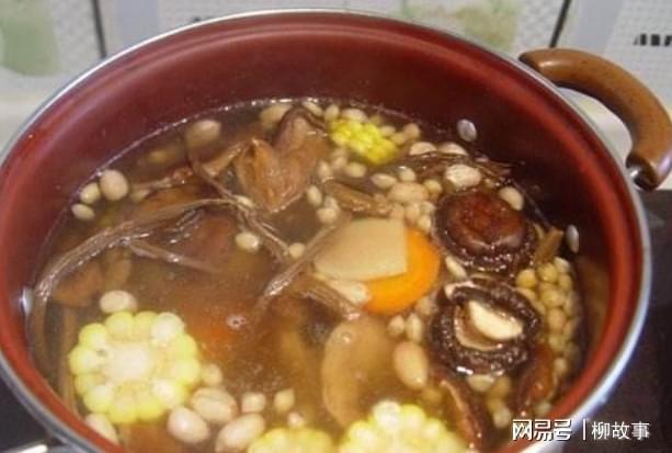 为什么广东人炖的汤如此美味？粤菜大厨：牢记6点想不好喝都难必威 必威betway(图5)
