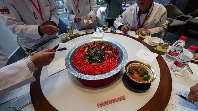 必威 betway必威一口气用汉寿甲鱼做了128道菜开眼了(图1)