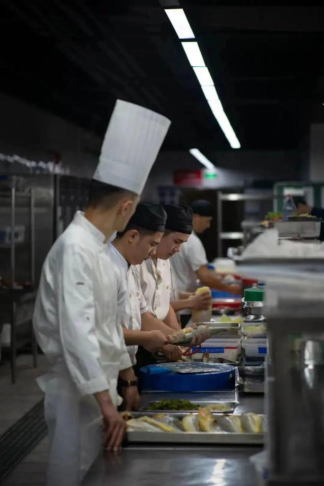 “离开风味人间镜头一年后我开始学习怎么做菠萝包 ”｜星球故事必威 必威betway(图4)