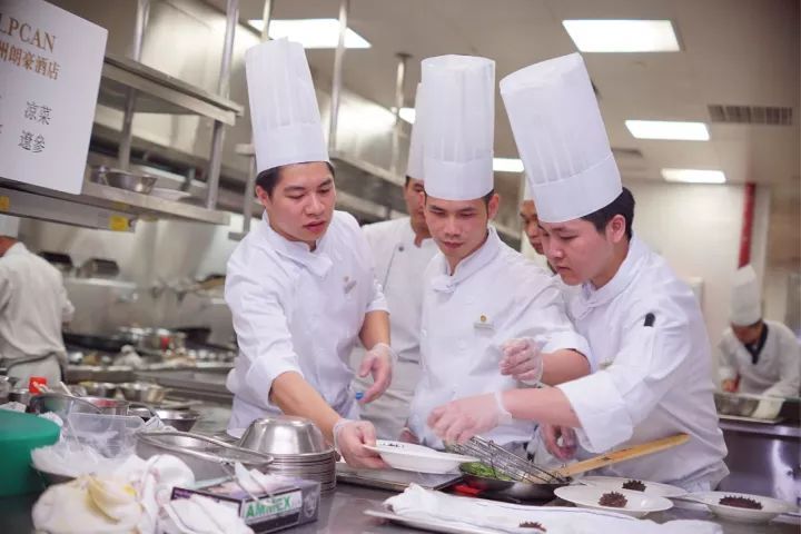 必威 必威betway全国粤菜9万家广东占50%！卤味、烧腊、砂锅粥……谁将成为下一个爆品？(图12)