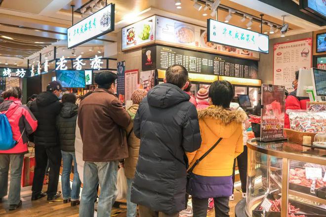 必威 必威betway饭店年夜饭有人退有人接但更多人的选择是……(图6)