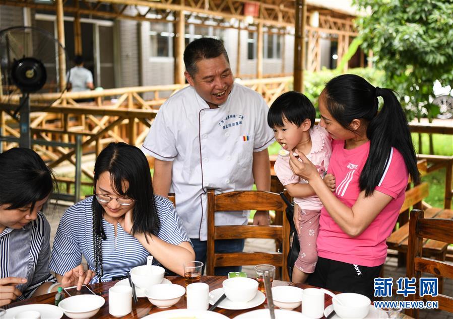 必威 betway必威粤菜师傅工程：扶贫和乡村振兴的“风味之路”-新华网(图3)