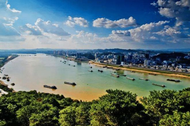 广西最“必威 必威betway不像话”的城市吃粤菜讲粤语游客以为走错省份(图1)