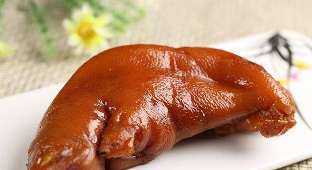 必威 必威betway粤菜主要是由广州菜、潮州菜、东江菜三种不同的地方风味组合而成(图1)