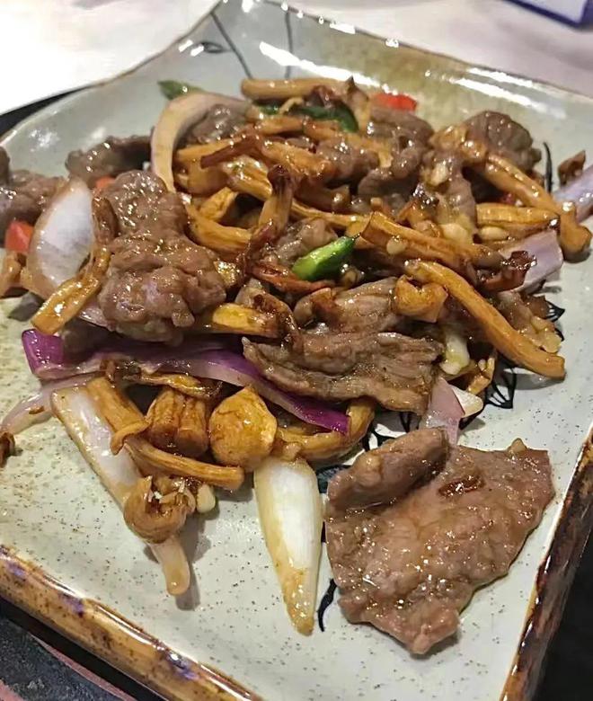 西门口人气粤菜「六浦佳厨」35折开饭！138元：台式三杯鸡必威 betway必威+珍菌爆牛肉+捞起鱼片6道招牌菜！街坊一致好评！(图3)