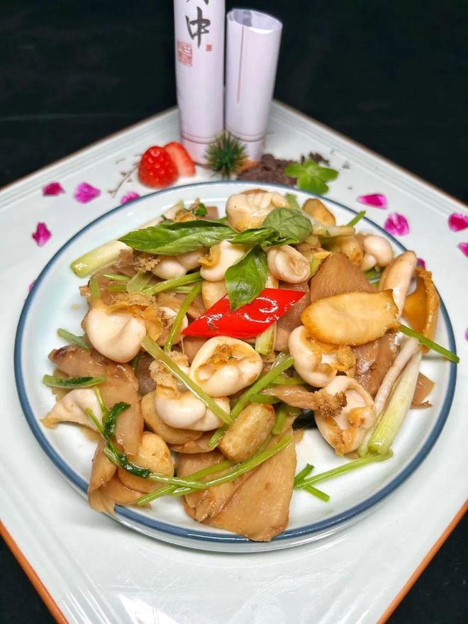 天平架星级粤菜「皇廷中餐厅」31折开团！人均30+吃：炒鲍片+葱油鸡+炖雪燕9款招牌菜！节假日不加价！必威 betway必威(图8)