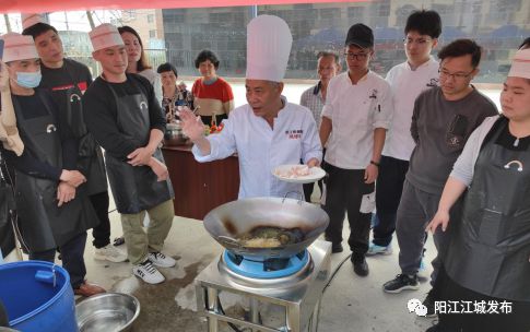 城西街道“粤菜师必威 必威betway傅”培训开班助力村民就业技能提升(图2)