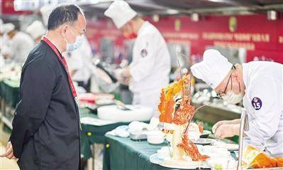 必威 betway必威26名粤菜师傅获评正高级职称(图1)