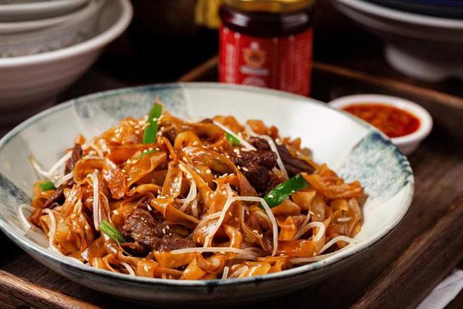 必威 betway必威对话区又生、麦广帆：地道粤菜做成连锁很难做稳做强才是硬道理(图8)