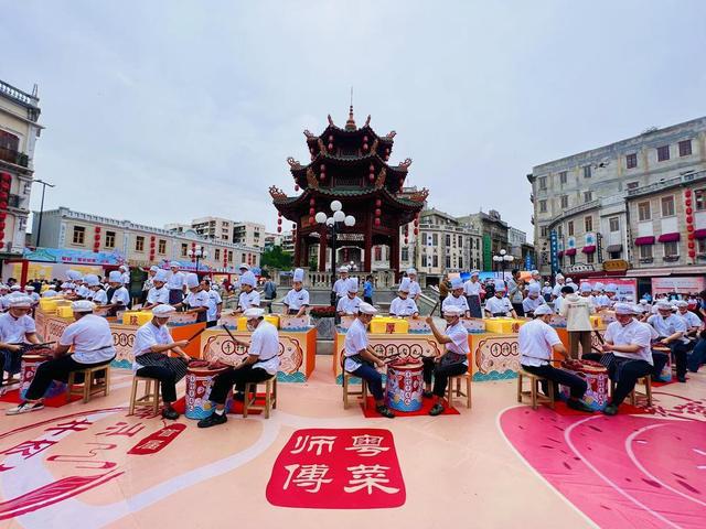 汕头：“斗牛”大赛精彩开锣打造潮汕必威 必威betway美食名片(图1)