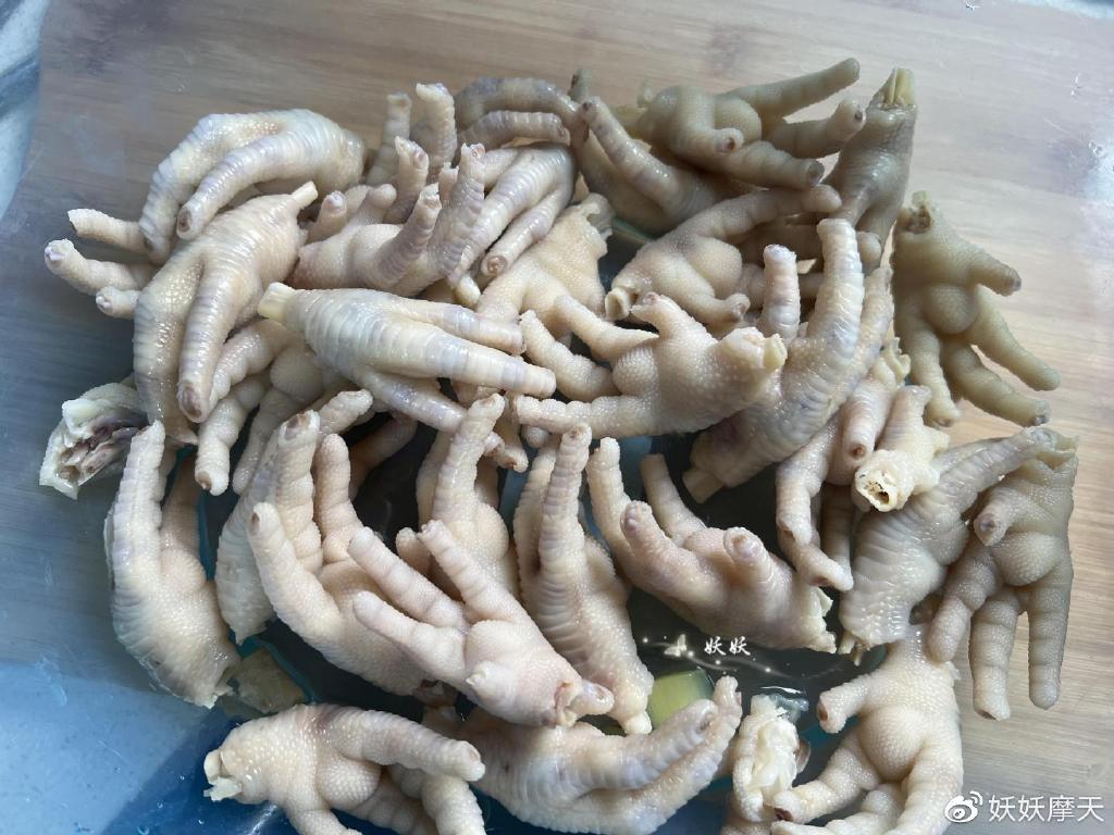 虎皮凤爪这样必威 必威betway做酥烂脱骨满口留香不愧是粤菜招牌(图5)