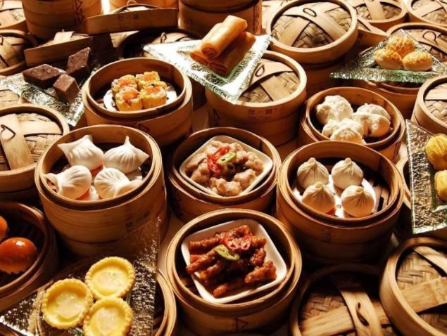 广东独特餐桌文化：在餐桌上做出这四种行为十有八九是广东人必威 必威betway(图1)