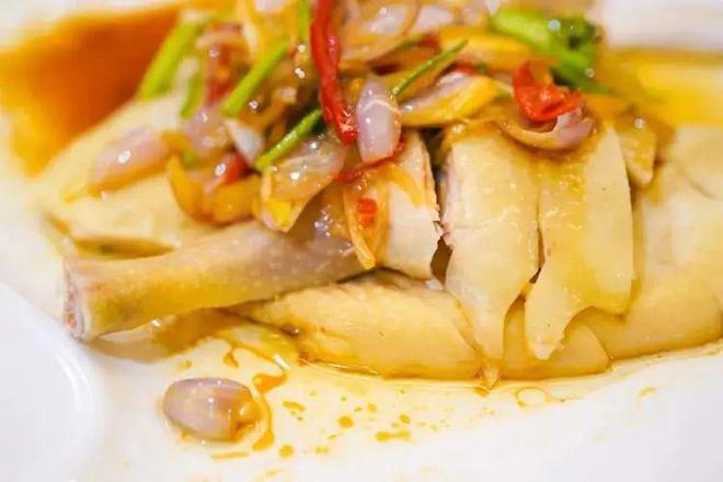 必威 必威betway粤菜葱油淋鸡怎么做更美味？(图2)